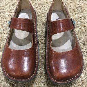 Alegria nursing shoes